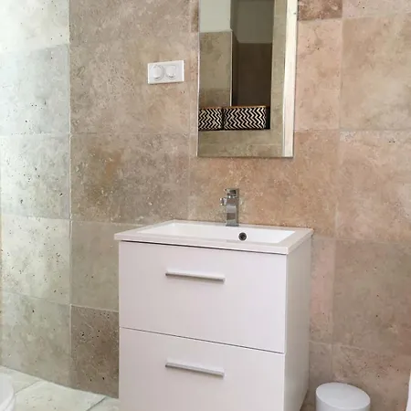 Apartment Serafini - Historic Center Modern - By Tgb *
